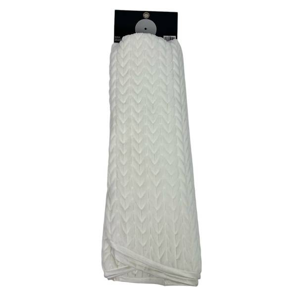 The Christmas Shoppe Hobby Lobby Christmas Tree Skirt Measure 48” White Quilted - Picture 2 of 7